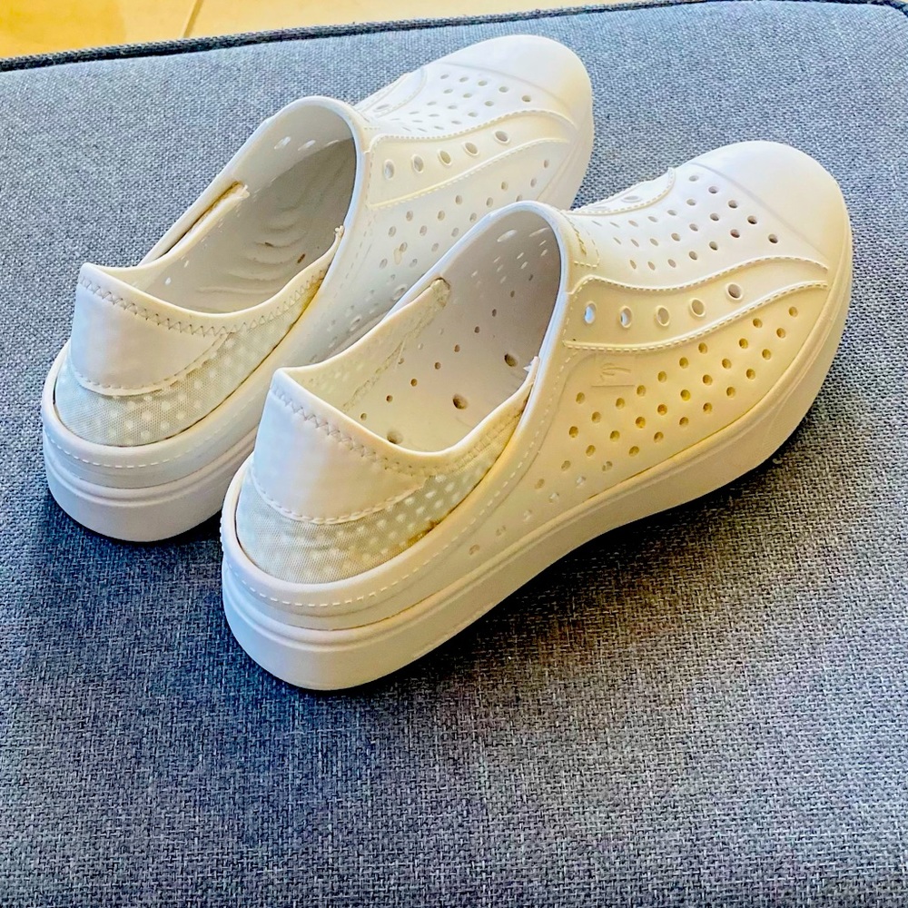 Skecher White Crocs. Size 8.